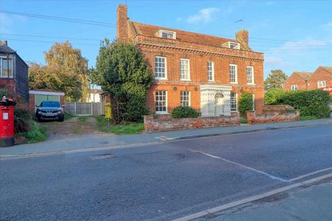 Brightlingsea CO7 10 bed detached house for sale