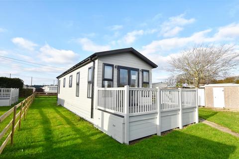 Victoria Way, Winchelsea Beach 2 bed park home for sale