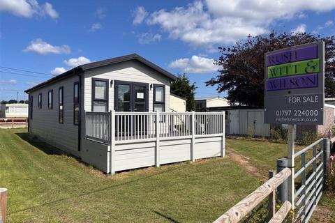 Victoria Way, Winchelsea Beach 2 bed park home for sale