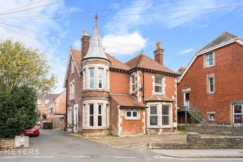 Kings Road East, Swanage, BH19 8 bed detached house for sale