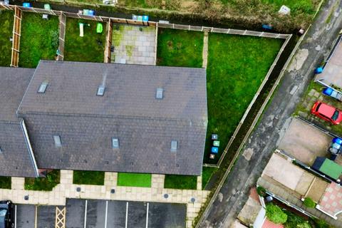 Black Moss Court, Radcliffe, Manchester 4 bed semi