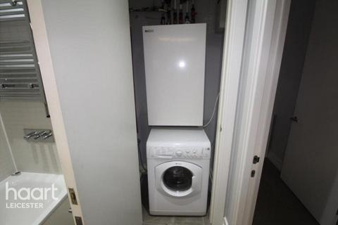 Shires Lane, Leicester 1 bed apartment for sale