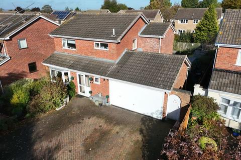 Grafton Drive, Wigston, LE18 3WT 4 bed detached house for sale