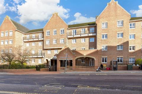 High Street, Chatham, Kent 2 bed flat for sale