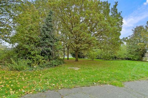 Polsteads, Basildon, Essex 1 bed flat for sale