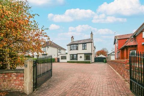 Liverpool Road Birkdale, Merseyside PR8 3 bed detached house for sale