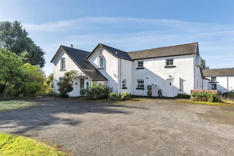 Middleton, SY11 4LT 6 bed semi