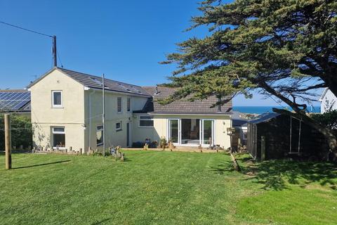 Lewarne Road, Newquay TR7 5 bed detached house for sale