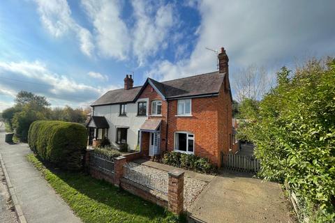 Cleeve Road, Middle Littleton, Evesham 3 bed semi