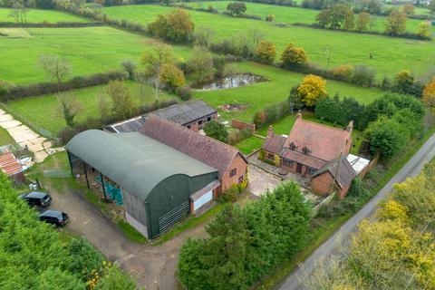 Astwood Bank, Redditch, Worcestershire 3 bed equestrian property for sale