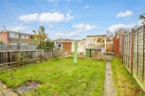 Perowne Way, Sandown, Isle of Wight 3 bed semi