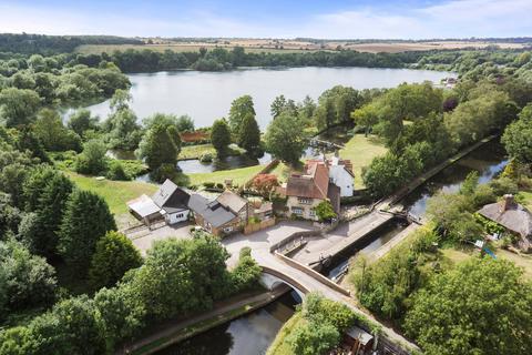 Park Lane, Harefield, Uxbridge, UB9 12 bed detached house for sale
