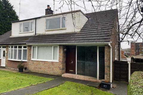 34 Queensgate Drive, Royton Oldham... 2 bed semi