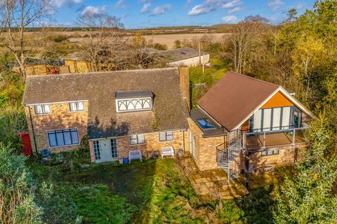 Kineton, Warwickshire 3 bed detached house for sale
