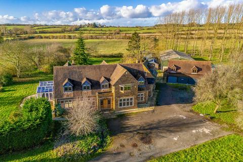 Kineton, Warwick, Warwickshire 5 bed equestrian property for sale