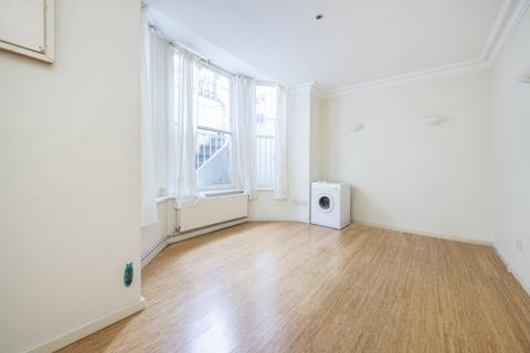 Linden Gardens, London 2 bed flat for sale