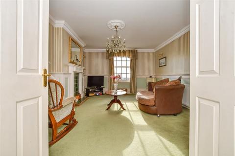 Harbour Parade, Ramsgate, Kent 2 bed apartment for sale