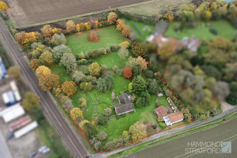 School Lane, Besthorpe 5 bed detached bungalow for sale