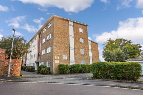 Elm Grove Road, Salisbury            ... 2 bed flat for sale