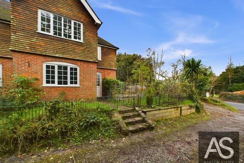 Horns Corner, Battle, TN33 3 bed end of terrace house for sale