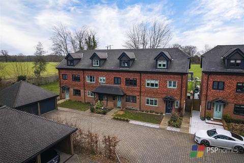 Woodland's Edge, Handcross 3 bed terraced house for sale
