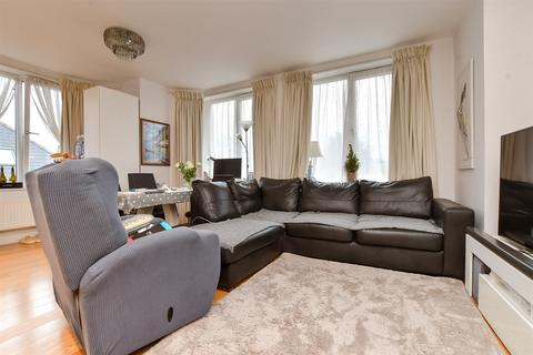 Sutton Court Road, Sutton, Surrey 3 bed flat for sale
