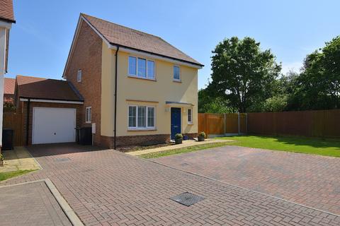 Regatta Way, Maldon, Essex, CM9 3 bed detached house for sale