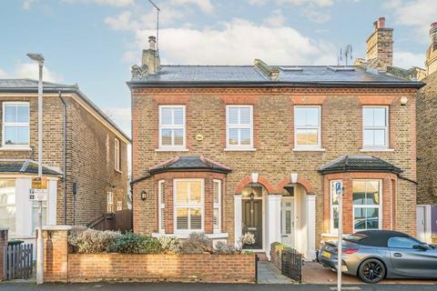 Arlington Road, Surbiton KT6 3 bed end of terrace house for sale