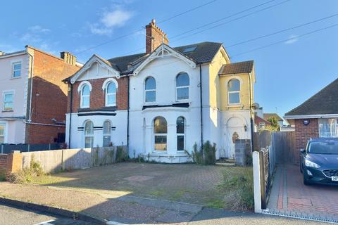 10 Holland Road, Clacton