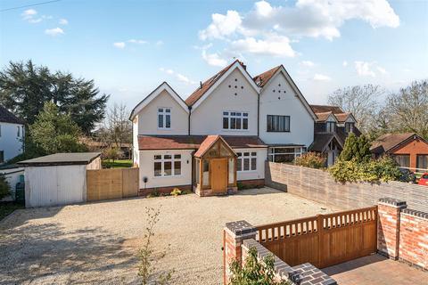 Binton Road, Welford On Avon... 4 bed semi