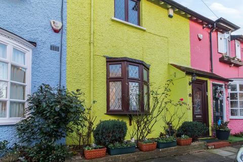 Garden City, Edgware, HA8 2 bed cottage for sale