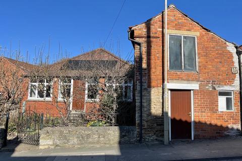 Tinley Garth, Kirkbymoorside, York 3 bed detached house for sale