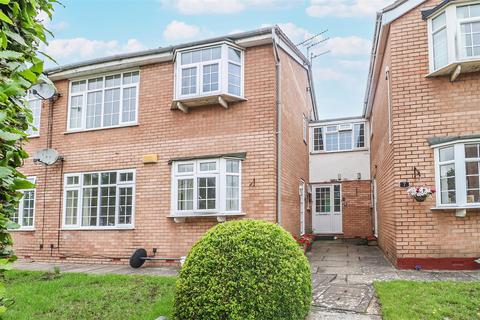 Rivington Close, Southport PR8 2 bed apartment for sale
