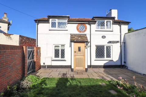 Station Road, Hayling Island 2 bed detached house for sale