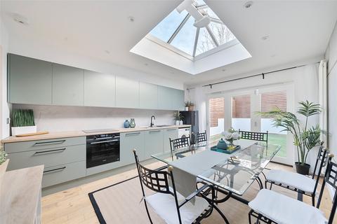 Isham Road, LONDON SW16 3 bed terraced house for sale