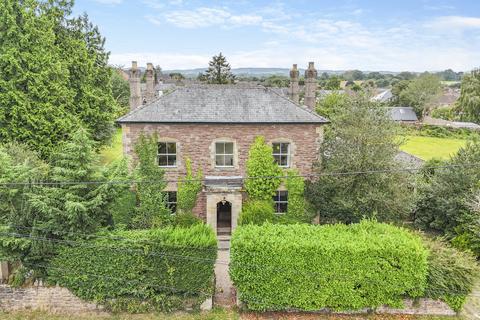 Fernbank Road, Ross