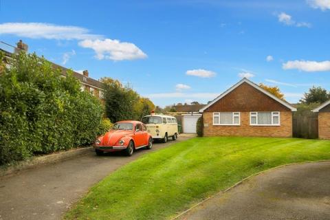 POST HOUSE LANE, BOOKHAM, KT23 3 bed detached bungalow for sale