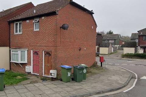 Hampstead Close, London SE28 1 bed end of terrace house for sale