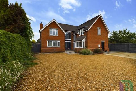 Hill View, Newport Pagnell MK16 5 bed detached house for sale