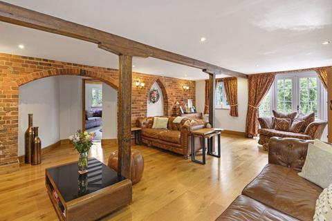 Queen Street, Paddock Wood 5 bed semi
