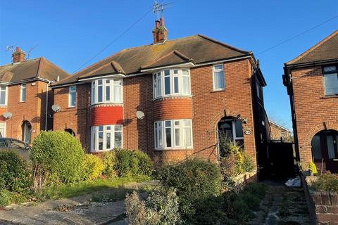 St. Andrews Avenue, Colchester 3 bed semi