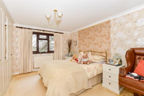 Markland Way, Uckfield, East Sussex 3 bed semi