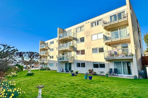 Livermead Hill, Torquay, TQ2 6QY 2 bed flat for sale