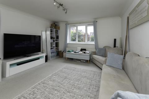 Blackthorn Drive, Huddersfield HD3 2 bed flat for sale