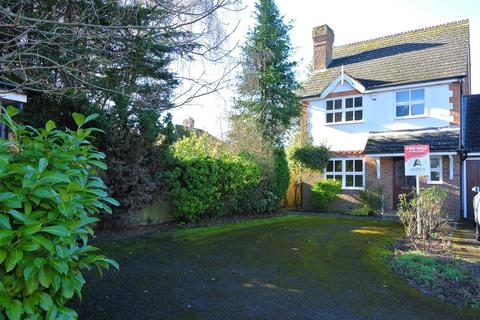 Southcroft, Englefield Green TW20 3 bed detached house for sale
