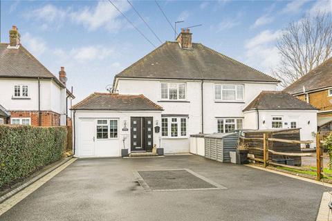 Little Bookham Street, Bookham 3 bed semi