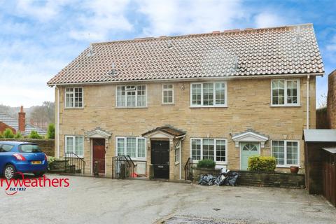 Scarborough Farm Court, High Street... 2 bed flat for sale