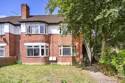 St Johns Court, Isleworth, TW7 2 bed maisonette for sale