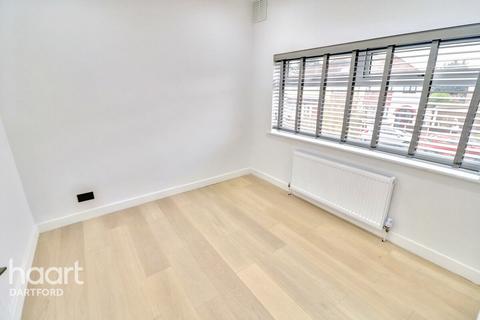 Burnham Crescent, Dartford 2 bed maisonette for sale