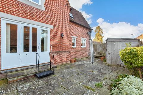 New Dover Road, Canterbury, Kent 2 bed semi